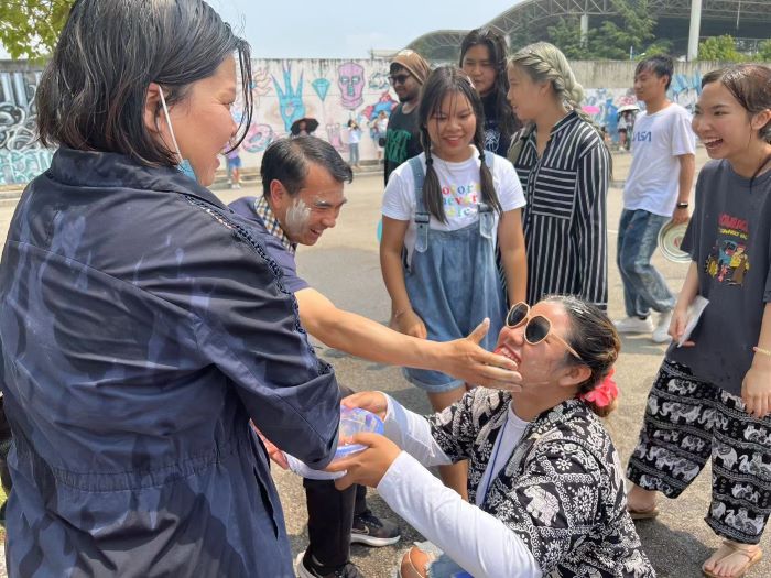 涂脸1.jpg